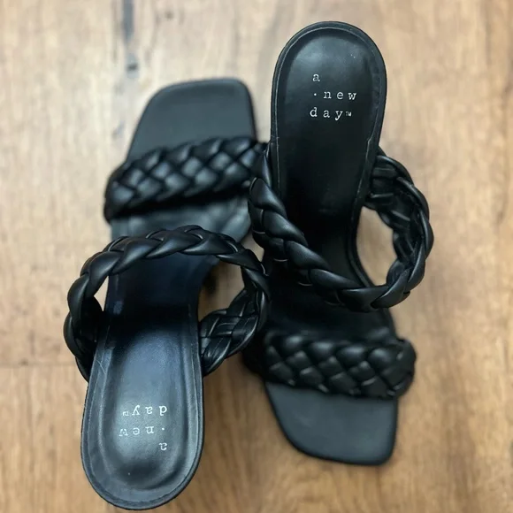 Black braided two strap heels - Picture 1 of 2